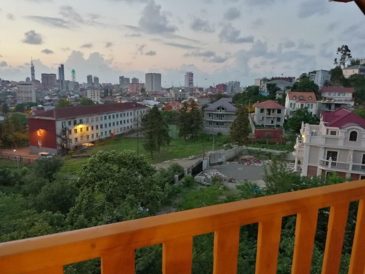 Деревянный Котеж The 1 С Выдом На Город Batumi Exterior foto