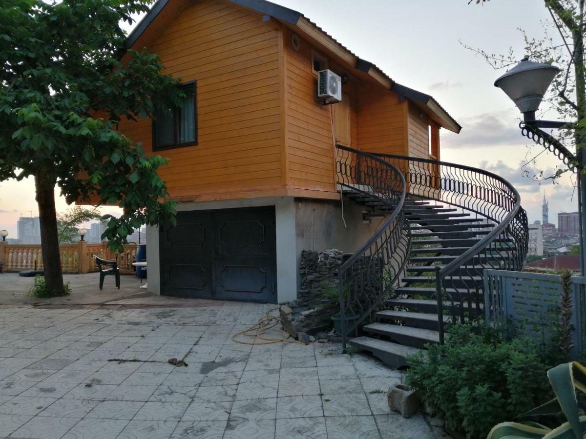 Деревянный Котеж The 1 С Выдом На Город Batumi Exterior foto