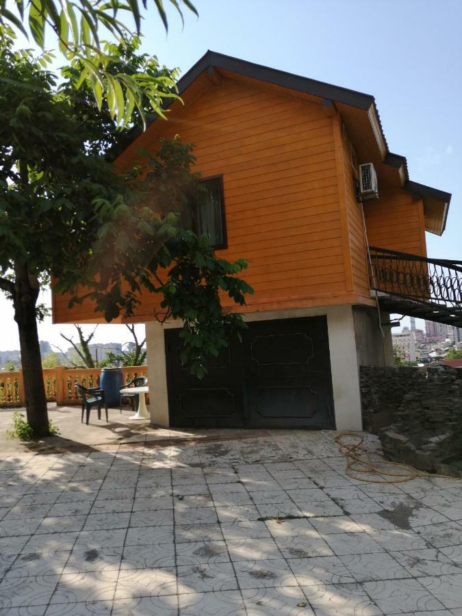 Деревянный Котеж The 1 С Выдом На Город Batumi Exterior foto