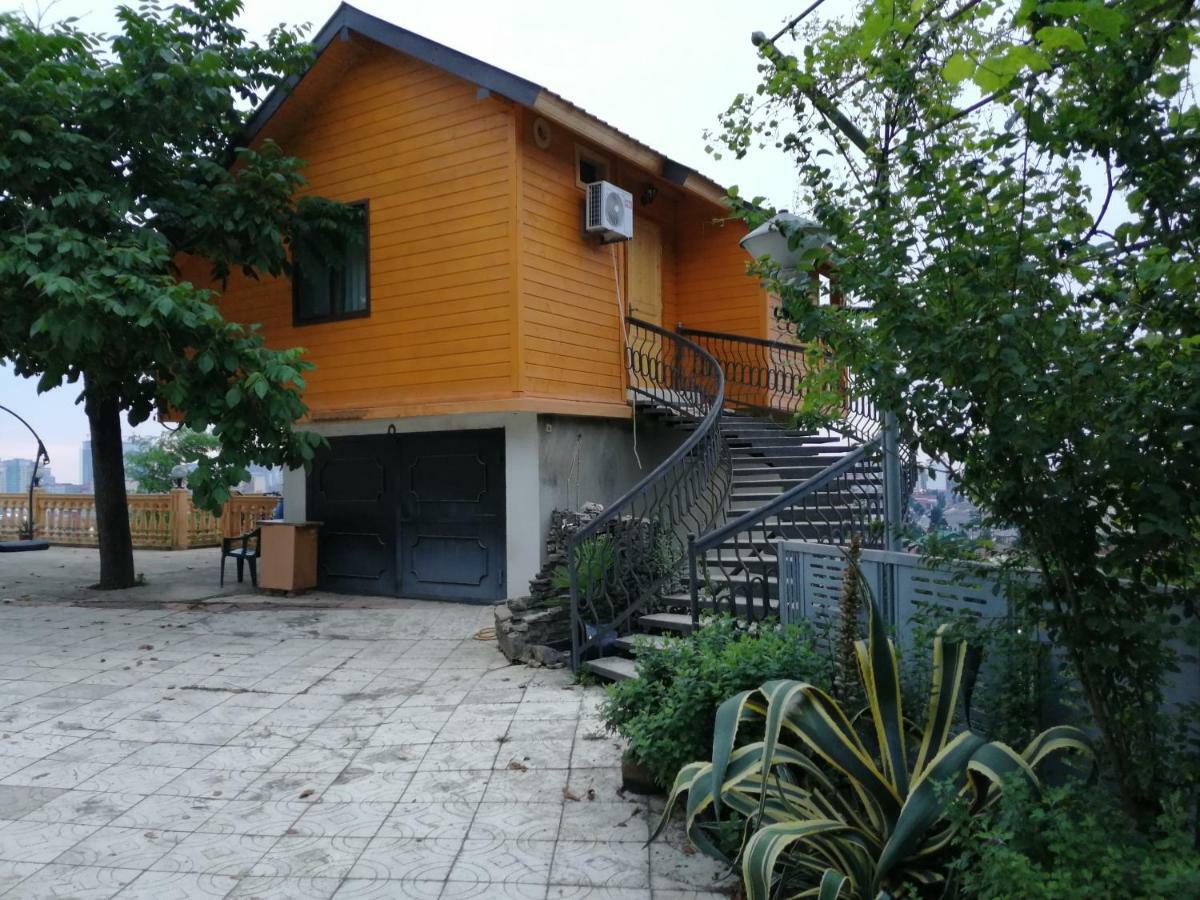 Деревянный Котеж The 1 С Выдом На Город Batumi Exterior foto