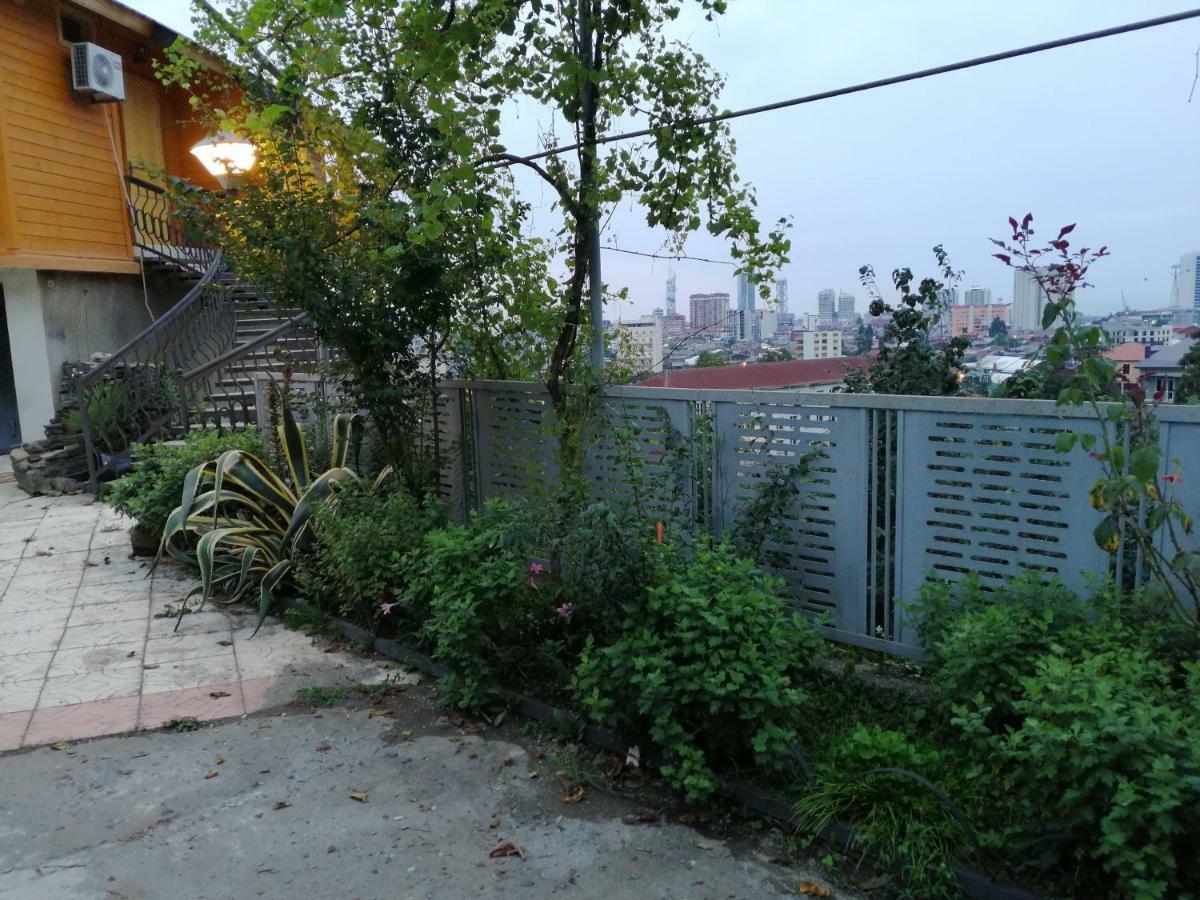 Деревянный Котеж The 1 С Выдом На Город Batumi Exterior foto